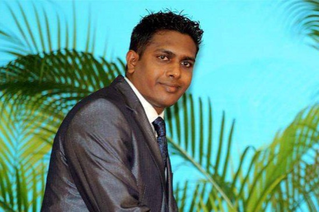 ޑިވޮލޮޕްމަންޓް ބޭންކްގެ ބޯޑު މެމްބަރަކު އިސްތިއުފާ ދެއްވައިފި