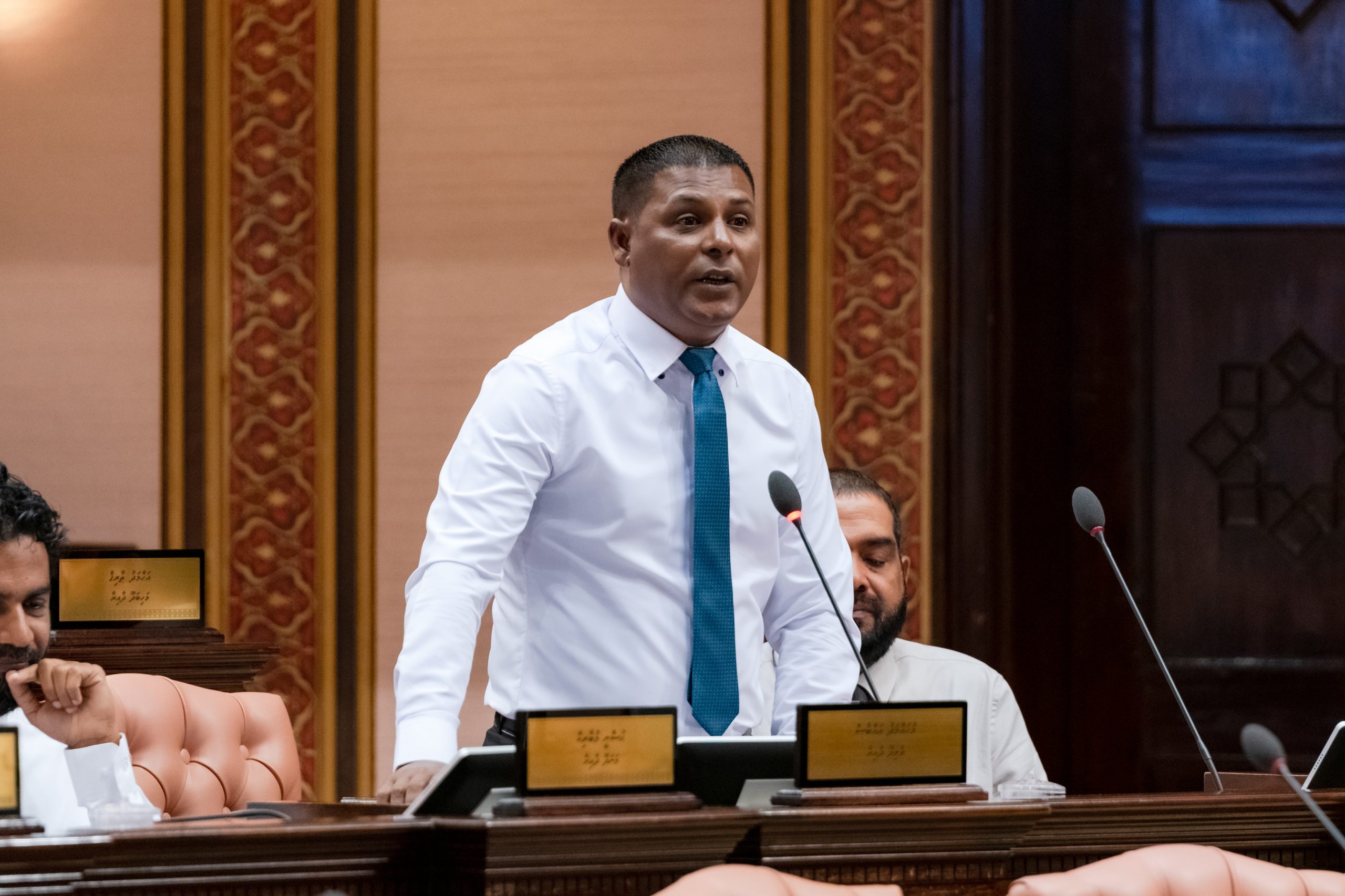 ގައުމަށް ވަންނަ ފައިސާއިން ދައުލަތުގެ ދަރަނި ދެއްކެން ނެތުމަކީ ހިތާމަހުރި ކަމެއް: އައްބާސް