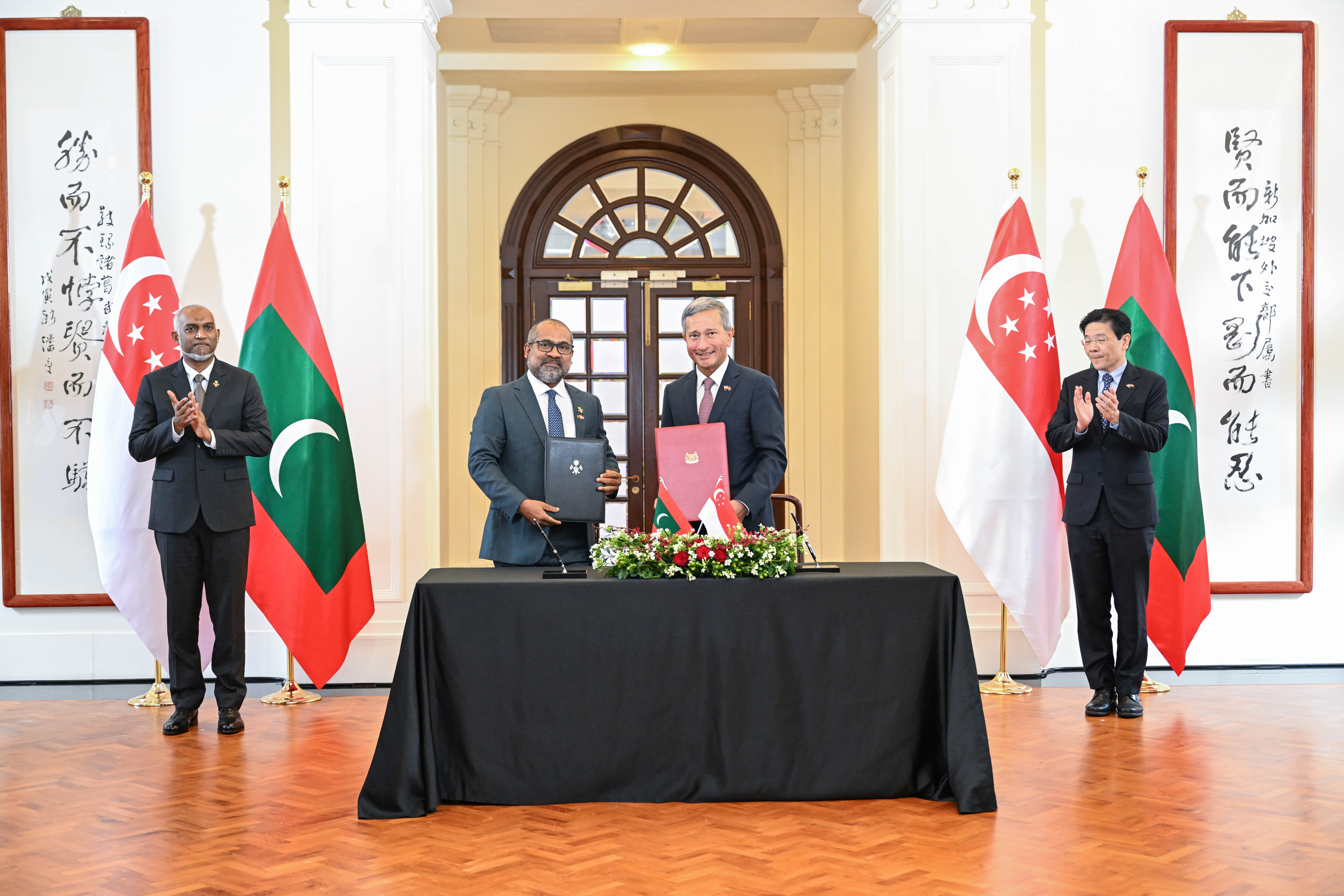 ރާއްޖެ އާއި ސިންގަޕޫރާ ދެމެދު، ތިން ފަހުމުނާމާއެއްގައި ސޮއިކޮށްފި