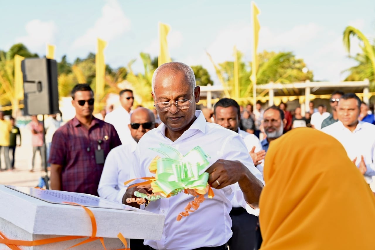 ރައްޔިތުން ބުނަނީ މިވަރުގެ ރައީސެއް ނުދެކޭކަމަށް