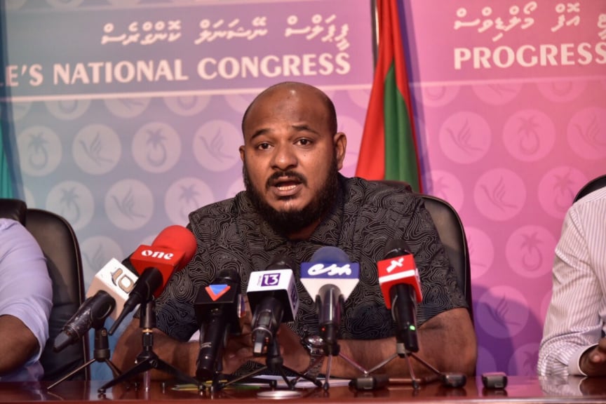 ފުލުހަށް ހާޒިރުކޮށް ޝުޖާއު 1000 ރުފިޔާއިން ޖޫރިމަނާކޮށްފި