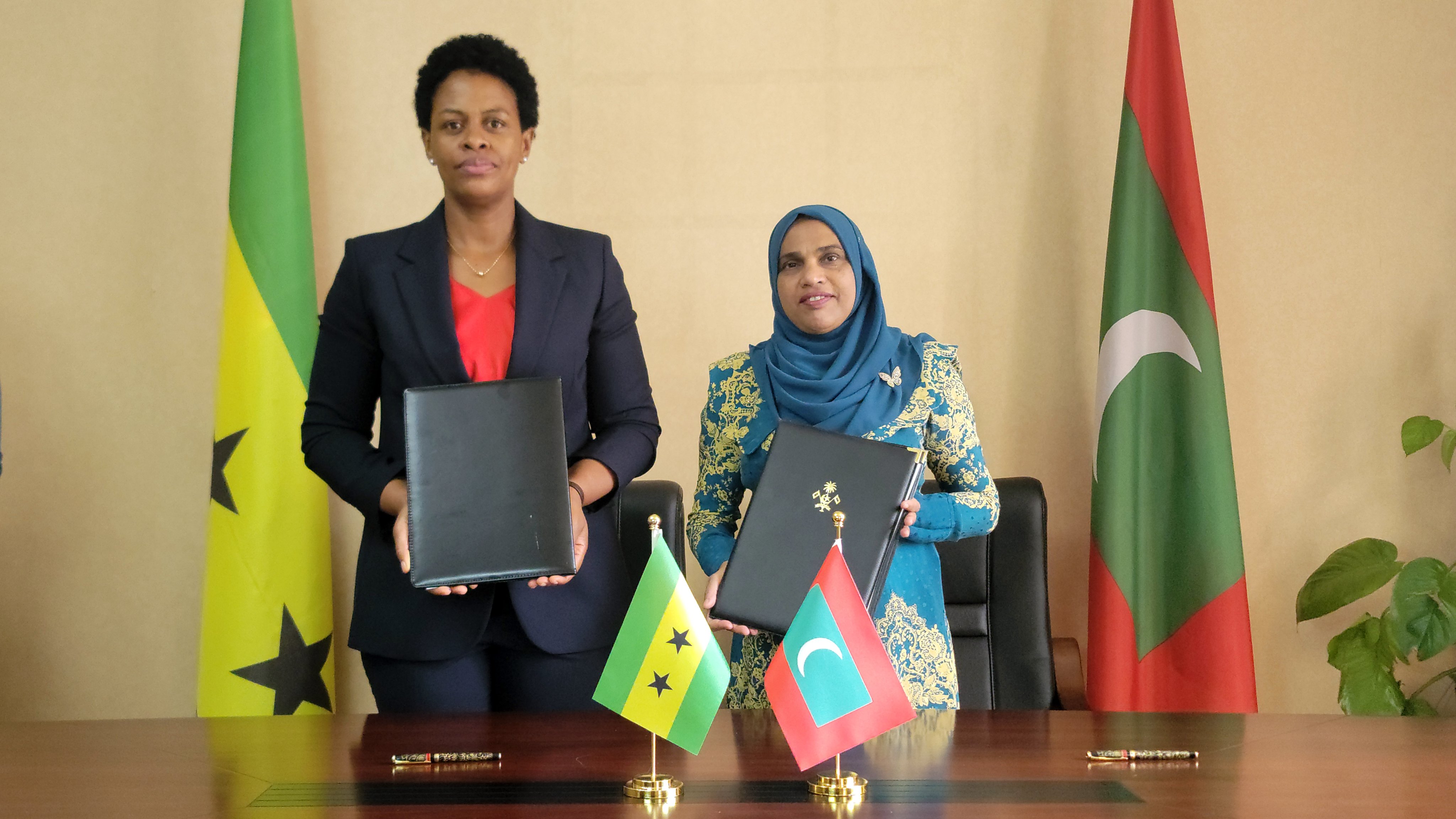 ސާއޯ ތޯމޭ އެންޑް ޕްރިންސިޕޭއަށް ވިސާއާއި ނުލައި ދިވެހީންނަށް ދަތުރުކުރެވޭ އެއްބަސްވުމެއް