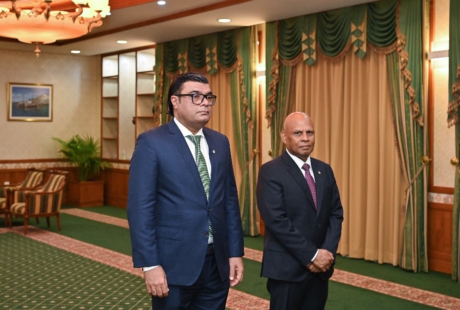 ޖަޕާނާއި ބެލްޖިއަމްއަށް ކަނޑައެޅި އައު ސަފީރުންނަށް ފަތްކޮޅު އަރުވައިފި