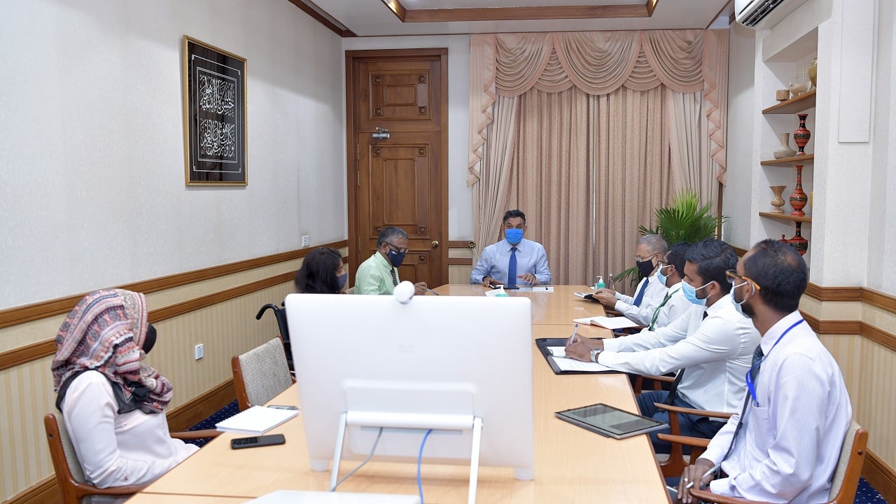 ފްލައިން ސްކޫލްގެ މައްސަލަ ޙައްލު ކުރުމަށް ނައިބު ރައީސް އަންގަވައިފި