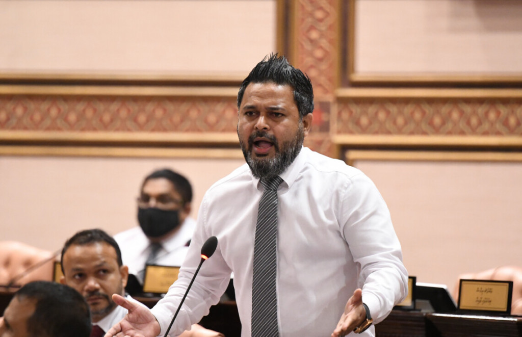 ގަރާރެއް ނެރެގެން ރައްޔިތުންނަށްވީ ވައުދުތައްވެސް ފުއްދަވާ: ޝިޔާމް