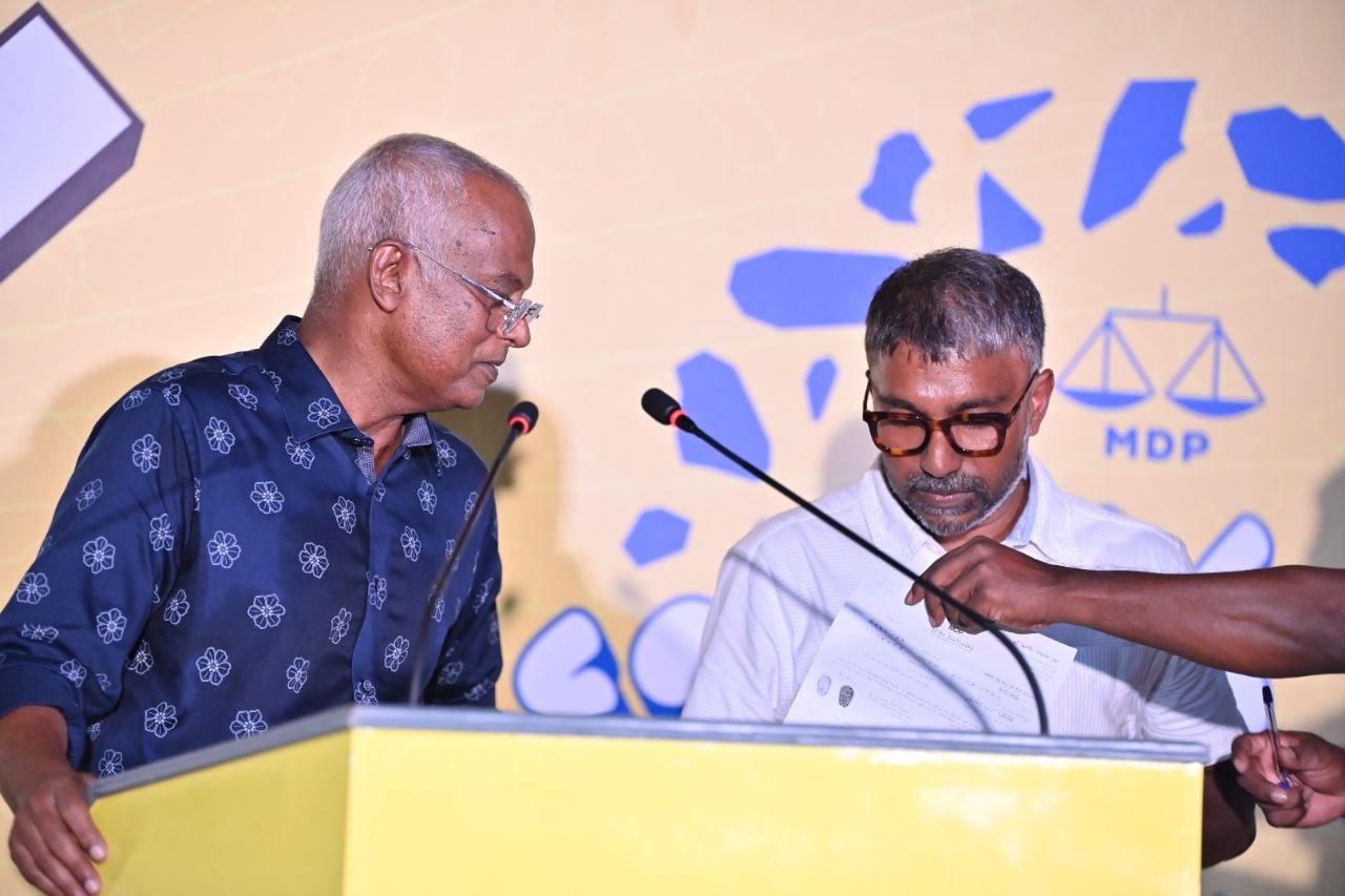 އިލްހާމް އެމްޑީޕީއަށް ސޮއިކޮށްފި