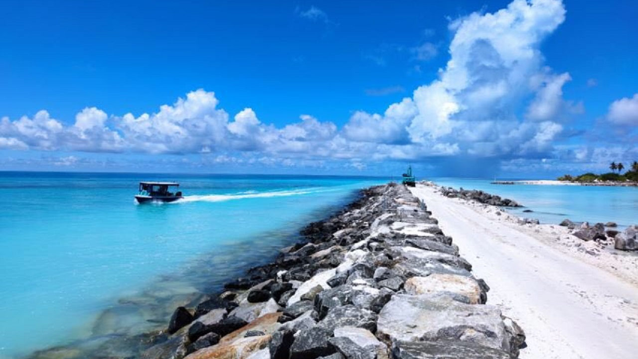 ހުޅުދެލީ ބޭރުތޮށި ލުމަށް ބޭނުންވާ ބޮޑުހިލައިގެ ދެވަނަ ޝިޕްމަންޓް އެރަށަށް ގެންގޮސްފި