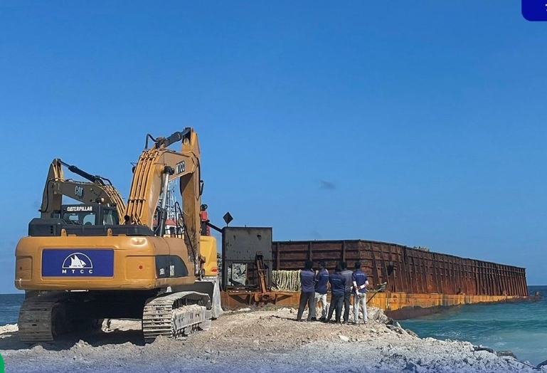 ފޭދޫ ބަނދަރު ތަރައްޤީކުރުން ބާރަށް ކުރިއަށް