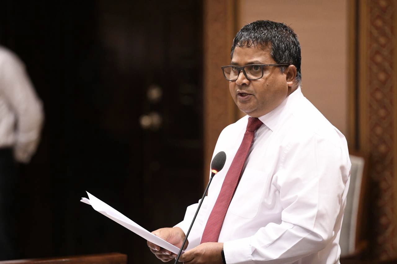 ހޮރައިޒަނުން ހޯޑެއްދޫގައި ފެކްޓްރީ ނާޅަނީ އެކަމުން ފައިދާއެއް ނުވާނެތީ: ޑރ. ހުސައިން