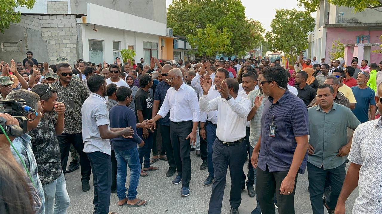 ރައީސަށް ވިލިނގިލިން ވެސް ހޫނު މަރުހަބާއެއް