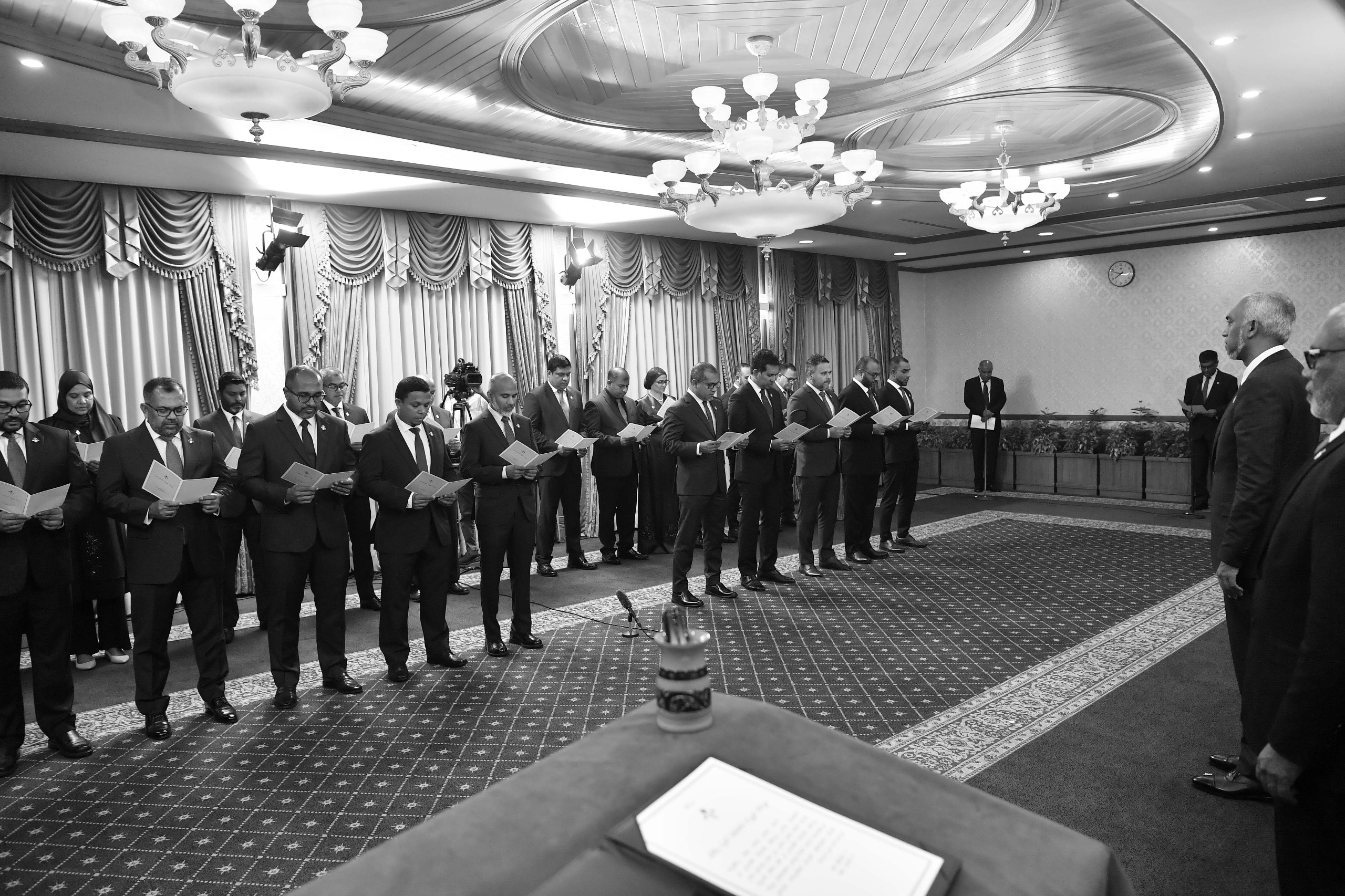 ރުހުން ހޯދުމަށްޓަކައި 22 ވަޒީރުންގެ ނަން މަޖިލީހަށް