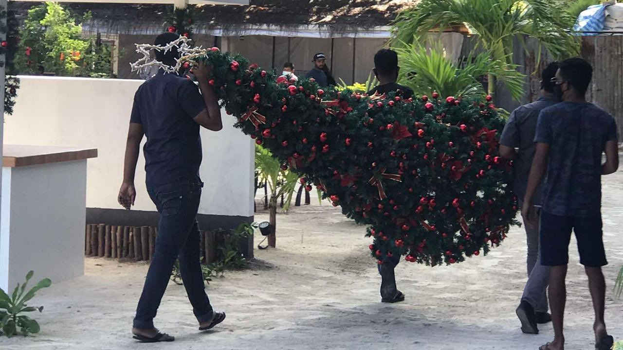 ގެސްޓްހައުސް އެއްގައި ބެހެއްޓި ކްރިސްޓްމަސް ޓްރީ ފުލުހުން ނެގުމުން އާދިލް ސަލީމް ރަތަށް