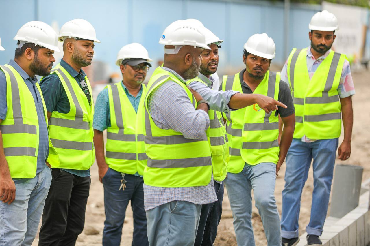 އުއްމީދަކީ ސްކޫލް ޓާރމް ފެށުމުގެ ކުރިން އަމީނީ މަގުގައި ތާރު އަޅާ ނިންމުން: މުއްތަލިބު