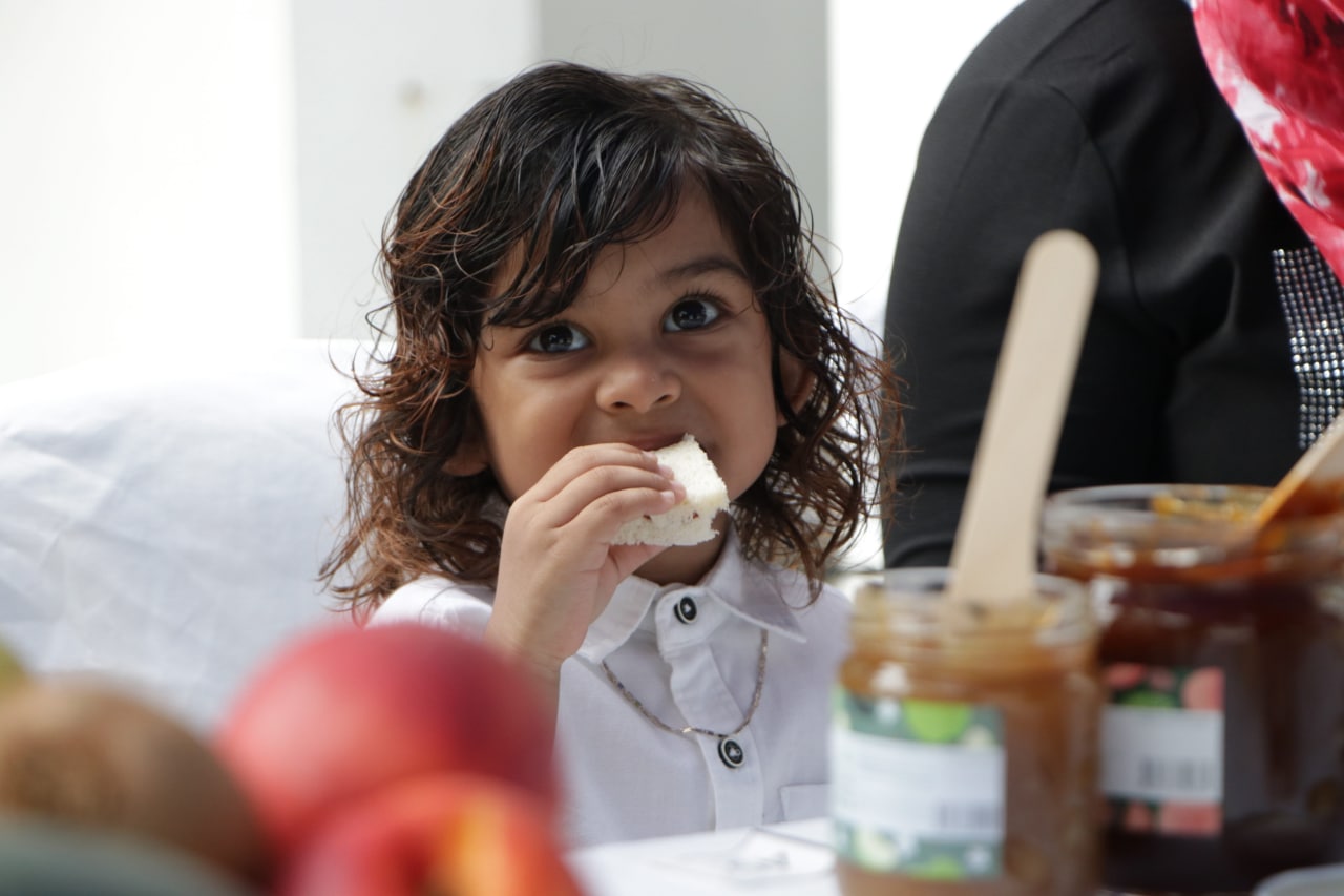 ވިލާ ޓްރޭޑިން އިން ހުކުރު ދުވަހު ކުޑަކުދިންގެ ހަވީރެއް ބާއްވަނީ