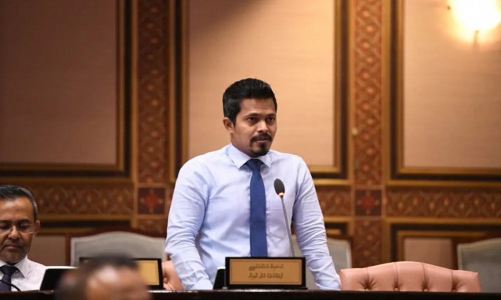 ފުވައްމުލަކު ކަރަންޓް މައްސަލައިގައި ފެނަކައިގެ އިހުމާލު އޮތްކަމަށްބުނެ މަޖިލީހަށް