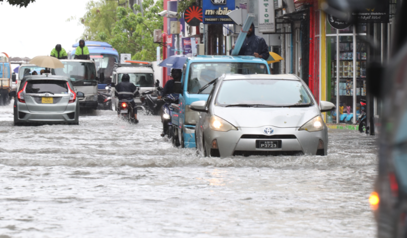 ފެން ބޮޑުވުމާގުޅިގެން މާލޭގައި 4 ފުރޮޅުލީ އުޅަނދު ނުދުއްވަން އަންގައިފި
