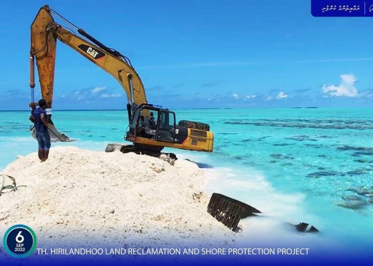 ހިރިލަންދޫ ބިން ހިއްކުމާއި ގޮނޑުދޮށް ހިމާޔަތް ކުރުމުގެ މަސައްކަތް ކުރިއަށް