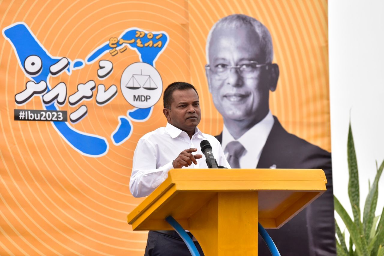 އައްޑޫގައި ތަރައްގީގެ މަޝްރޫއުތައް ނުހިނގާ އެއްވެސް ސަރަހައްދެއް ނެތް: ނިޒާރު