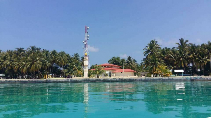 ބުރުނީގައި ރުކަކުން ޖެހި ބިދޭސީއަކު މަރުވެ، އިތުރު ބަޔަކަށް ސީރިއަސް އަނިޔާތަކެއް