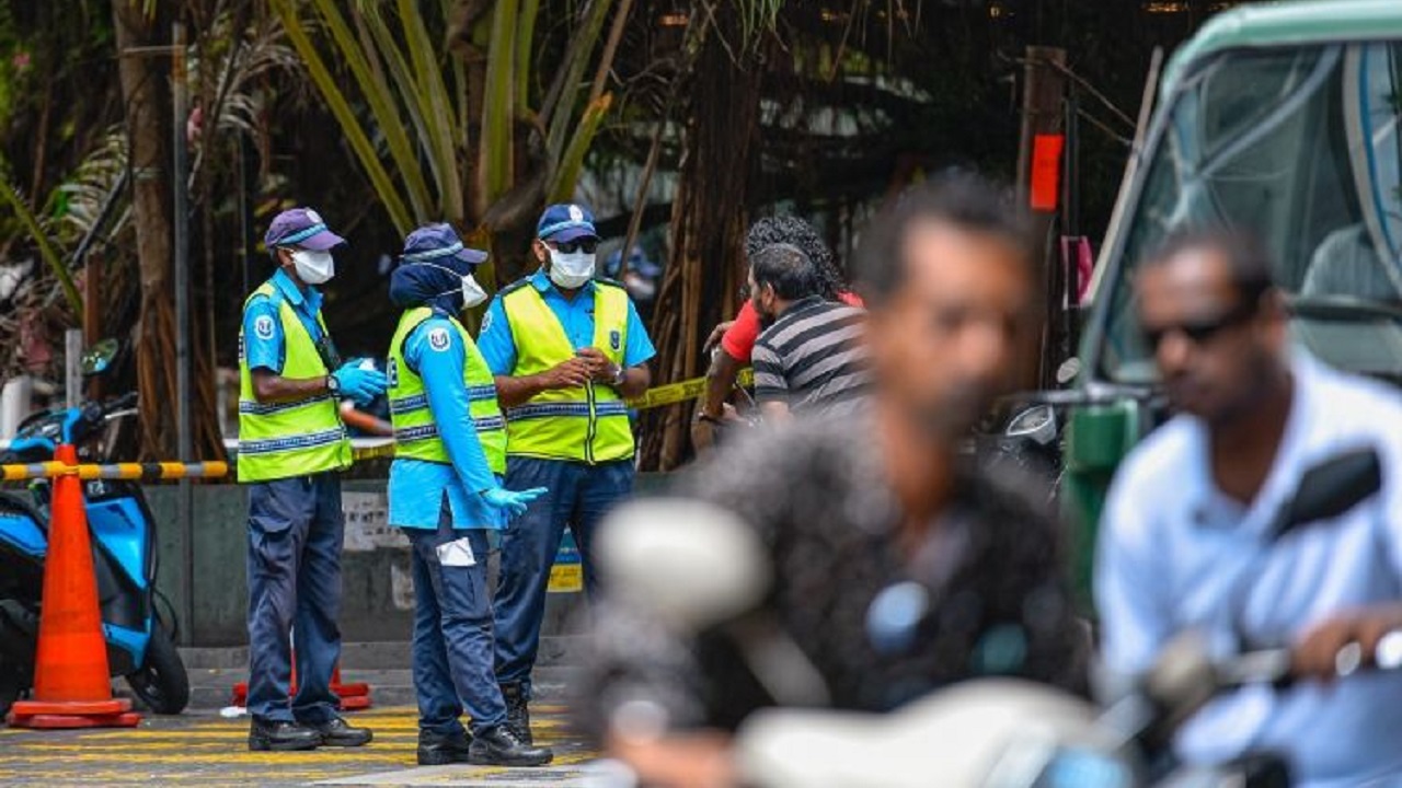 ގިނަބަޔަކު އެއްވެ ޔޫރޯ ބެލުމުގެ ފުރުސަތެއް ނުދޭނަން - ޕޮލިސް