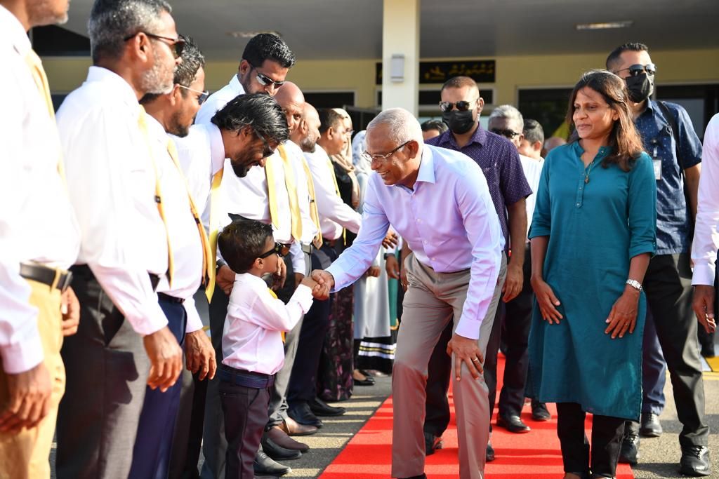 ރައީސްގެ ދެކަނބަލުންނަށް ފުވައްމުލަކު ސިޓީ އިން ހޫނު މަރުހަބާ އެއް!