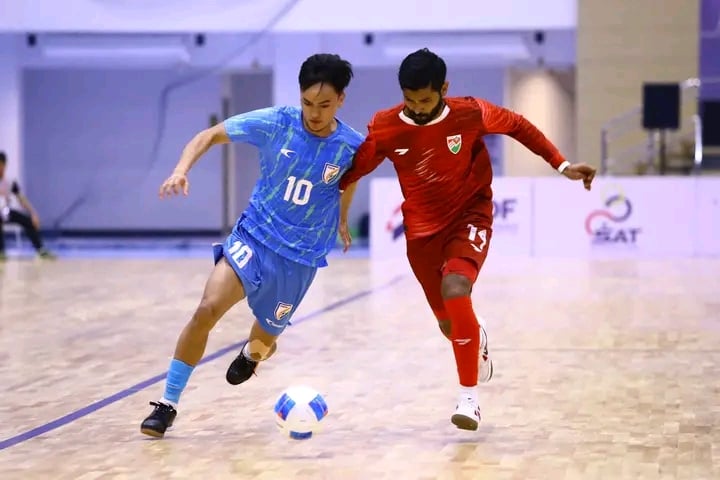 ފުޓްސަލް ޓީމު ތާރީހީ ކާމިޔާބީއަކާ ގާތަށް: ސަރުކާރު އޮތީ "ނިދާފައި" ހިތްވަރުގެ ބަހެއްވެސް ނެތް!