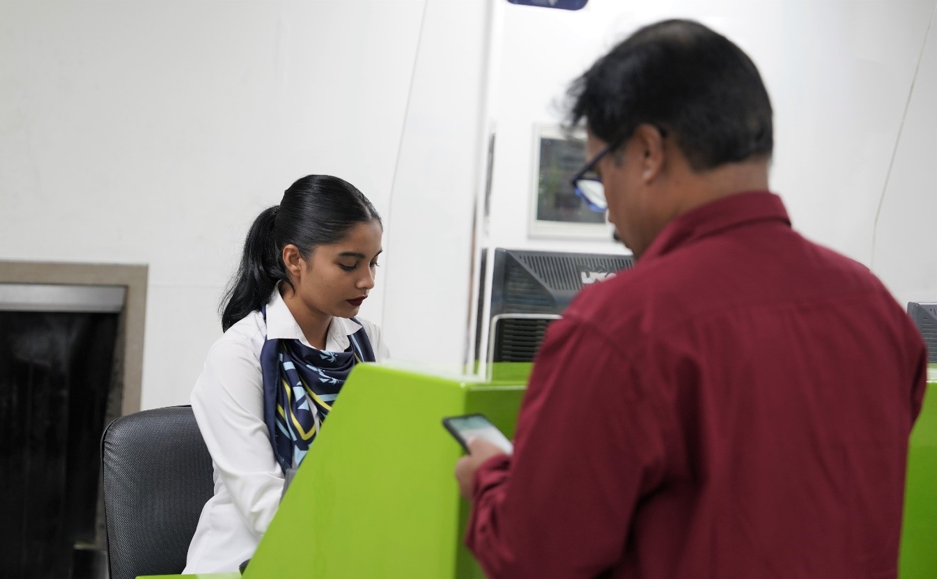 އެތެރޭގެ އުދުހުންތަކުގައި ޑިޖިޓަލް އައިޑީ ކާޑު ބަލައިގަންނަން ފަށައިފި