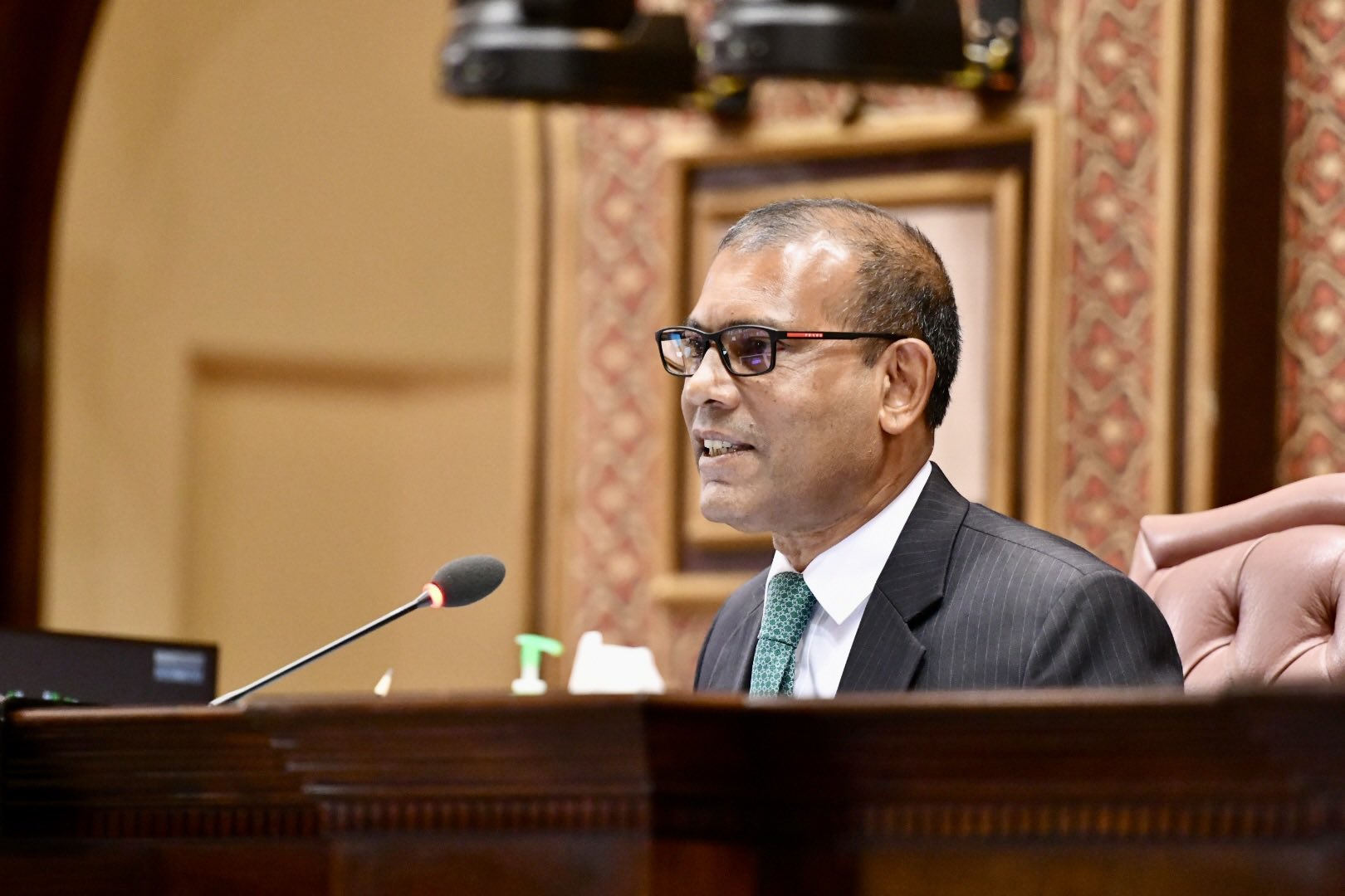 ވަޒީރުންގެ ފަރާތުން އަވަސް ޖަވާބު ހޯދޭނެ މަގަކީ ބަރުލަމާނީ ނިޒާމް: ރައީސް ނަޝީދު