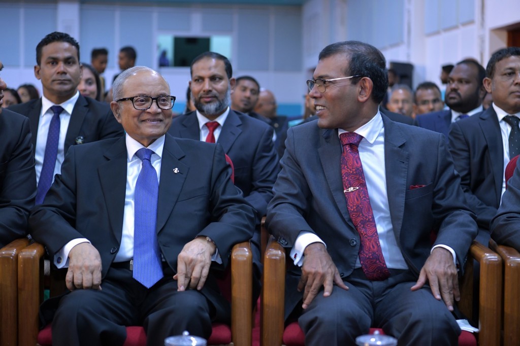 އެމްޑީޕީ ބައިބައިކޮށްލުމަށް ނަޝީދު ގެންގުޅެނީ މައުމޫނުގެ އުކުޅުތައް: ޝަރީފް