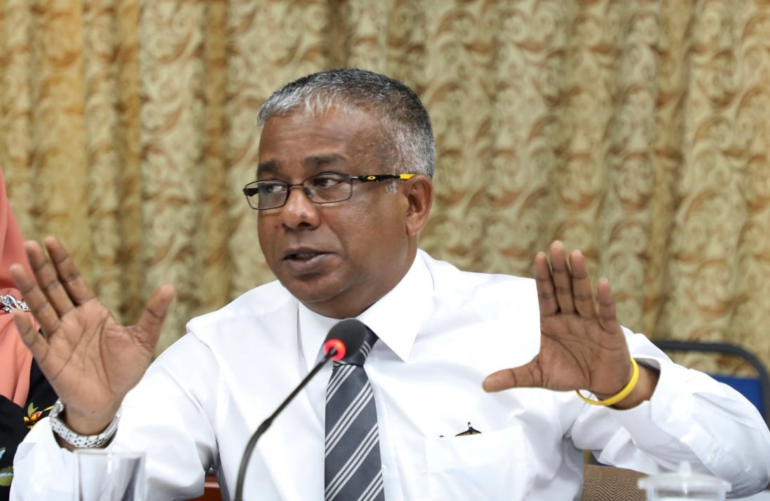 އަމީނީމަގު ތާރުއެޅުމުގެ މަސައްކަތް އެމްޓީސީސީއާ ޙަވާލުކުރީ އާރުޑީސީގެ މެޝިން ބަހައްޓާނެ ބިން ކަނޑަނޭޅޭތީ: އަކްރަމް