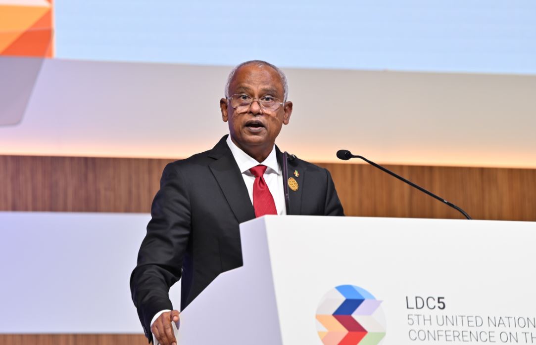 މެދުފަންތީގެ ޢާމްދަނީ ލިބޭ ޤައުމަކަށް ހިޖުރަކުރާ ގައުމުތަކަށް ފުޅާދާއިރާއެއްގައި އެހީވާންޖެހޭ: ރައީސް