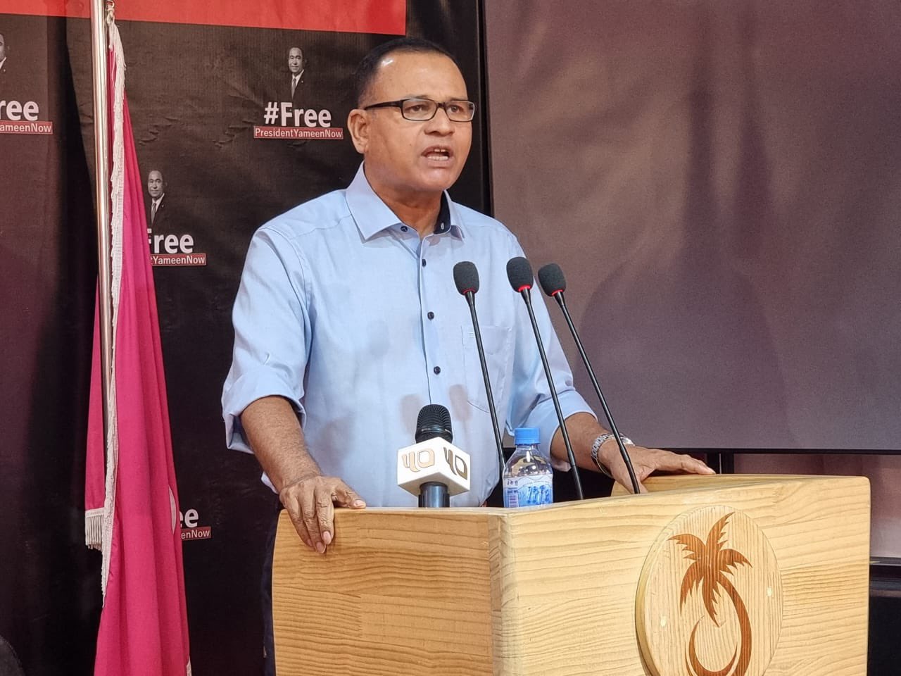 ކޮތަޅު އަގުގެ މައްސަލަ ހައްލު ނުކޮށް މަޖިލިސް ޗުއްޓީއަށް ނުދިޔުމަށް އާދަމް ޝަރީފް ގޮވާލައްވައިފި