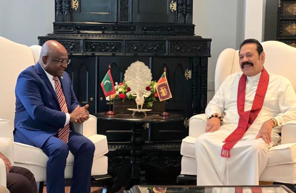 ޝާހިދު، މަހިންދަ ރާޖަޕަކްސައާ ބައްދަލުކުރައްވައިފި