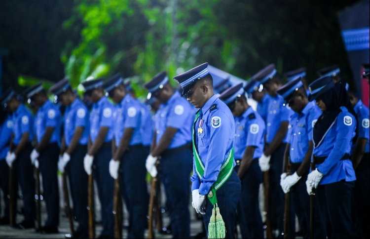 ޝަރީއަތުގައި ސިއްރުން އިރުޝާދުދިން ފުލުސް އޮފިސަރު ގާޒީއަށް "ބޭނިއްޖެ"