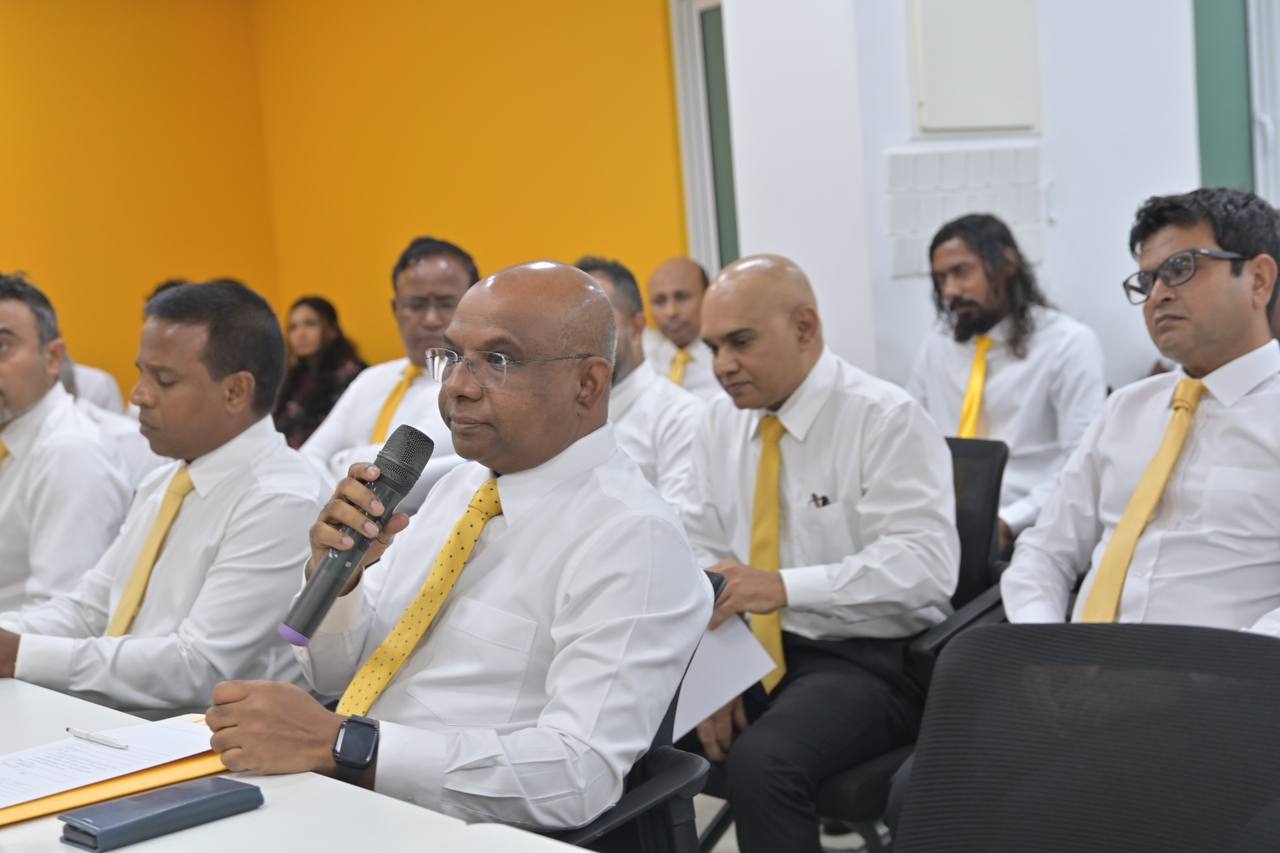 ސަރުކާރުގެ ހުރިހާ ދިމާލަކުން ފެންނަނީ ޤާބިލުކަމެއް ނެތް ބަޔަކު ދަސްކުރާތަން: ޝާހިދު