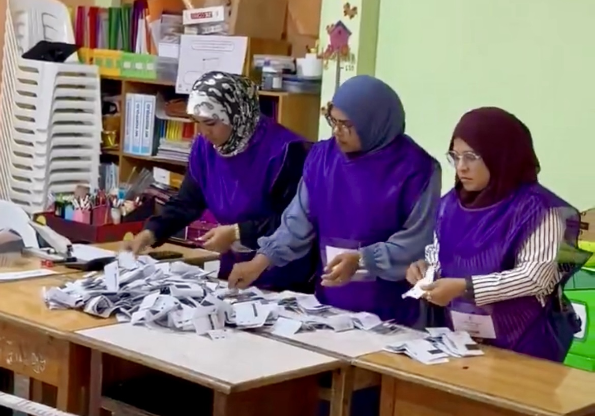 އައްޑޫ ރެފަރެންޑަމް: ވޯޓު ގުނުމުގެ މަސައްކަތް ފަށައިފި