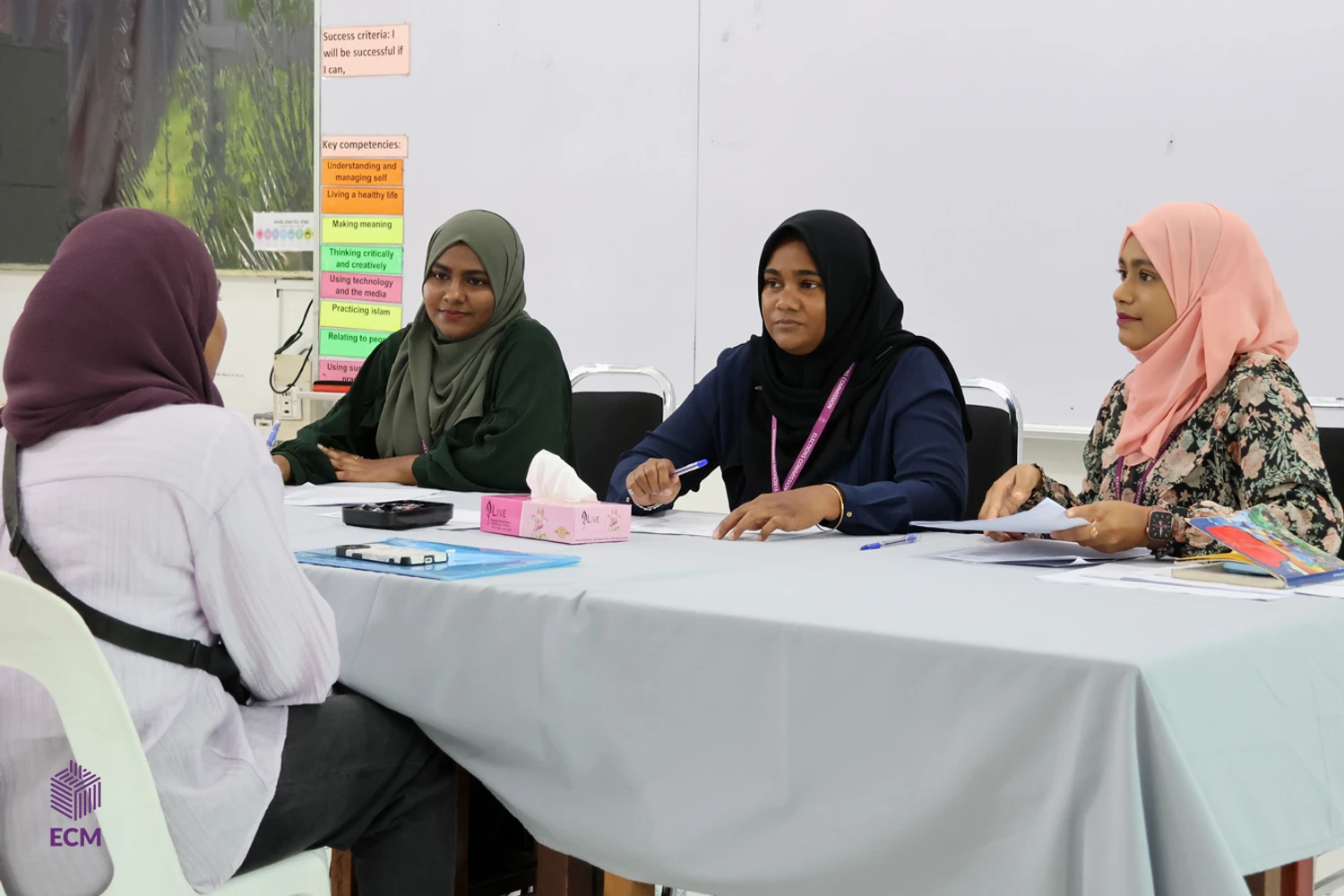 އިލެކްޝަންސްގެ ވޯކް-އިން އިންޓަވިއުއަށް 100 އަށް ވުރެ ގިނަ މީހުން