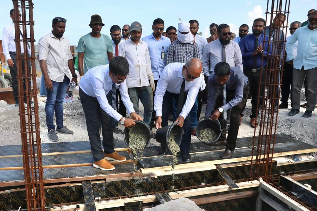 ހއ ތުރާކުނުގައި އަލަށް އިމާރާތްކުރާ މިސްކިތުގެ ޢަމަލީ މަސައްކަތް ފަށައިފި