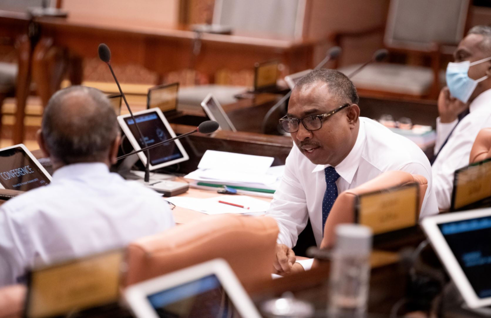 އާޒިމް ވިދާޅުވަނީ މަނަވަރު ފެތޭއިރުވެސް ބެރުޖަހާމީހުން ތިބީ ބެރުޖަހަންކަމަށް