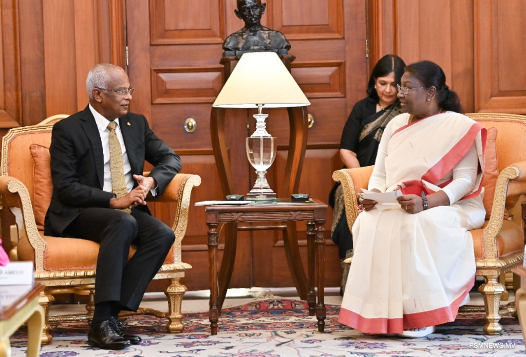 ރައީސް ޞާލިޙް އިންޑިއާގެ ރައީސްގެ އަރިހަށް އިހުތިރާމްގެ ޒިޔާރަތެއް ކުރައްވައިފި