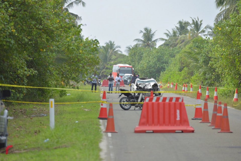 އައްޑޫގައި ރޭ ތިން އެކްސިޑެންޓު ހިނގައިފި، ހަތް މީހަކަށް އަނިޔާވެގެން ފަރުވާ ދެނީ