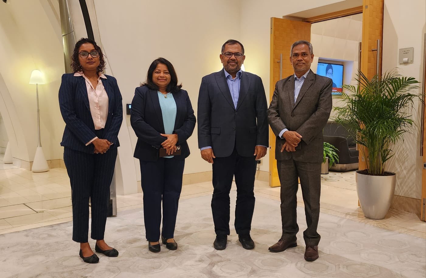 ޚާރިޖީ ވަޒީރު ޒަމީރު ޤަތަރަށް ކުރެއްވި ދަތުރުފުޅު ނިންމަވާ ލައްވައިފި