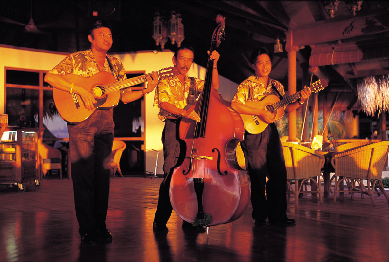 ފަންނާނުންނަށް ހުރަސްއެޅޭގޮތަށް މަސައްކަތްކުރަމުންދިޔަ 60 ބިދޭސީއަކު ފުރަން އަންގައިފި