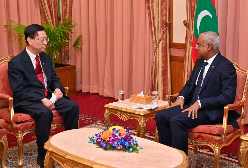 ކޯވިޑް މެނޭޖްކުރަން ރާއްޖެއިން އަޅާފައިވާ ފިޔަވަޅުތަކަށް ސިންގަޕޫރު ސަފީރުގެ ތައުރީފް