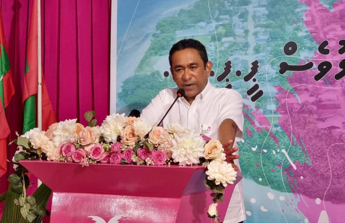 އެމްޑީޕީގެ ލަދުހަޔާތެއް ހުރިއްޔާ ޑިމޮކްރަސީއޭ ނުކިޔައި މިއަދު އެބޭފުޅުން ތިބެންވާނީ ގޭގައި: ޔާމީން