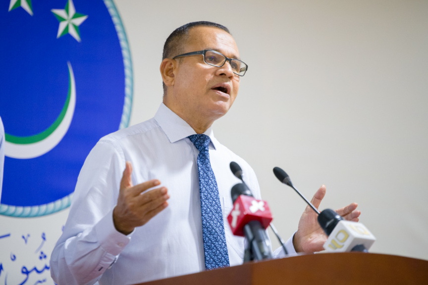 ސަރުކާރުން ވަކިކުރާ މީހުންގެ ބަދަލުގައި އިތުރު މީހުން ނުނަގަން އާދަމް ޝަރީފް ގޮވާލައްވައިފި