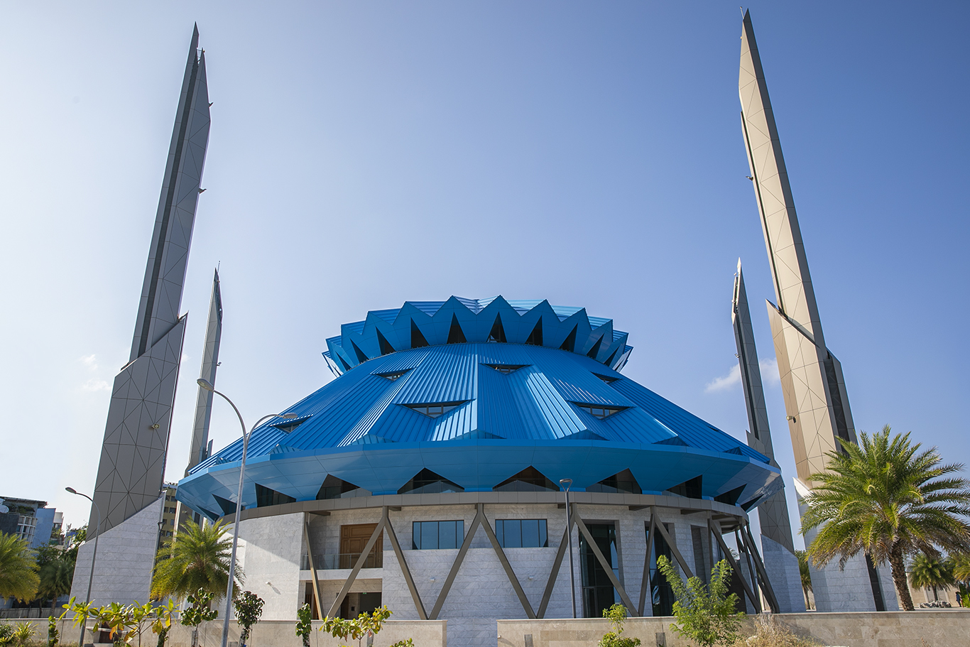 ނަމާދު ކުރާއަޑު ބޭރަށް ނީވޭ ގޮތް ހަދަން ބައެއް މިސްކިތްތަކަށް އަންގައިފި