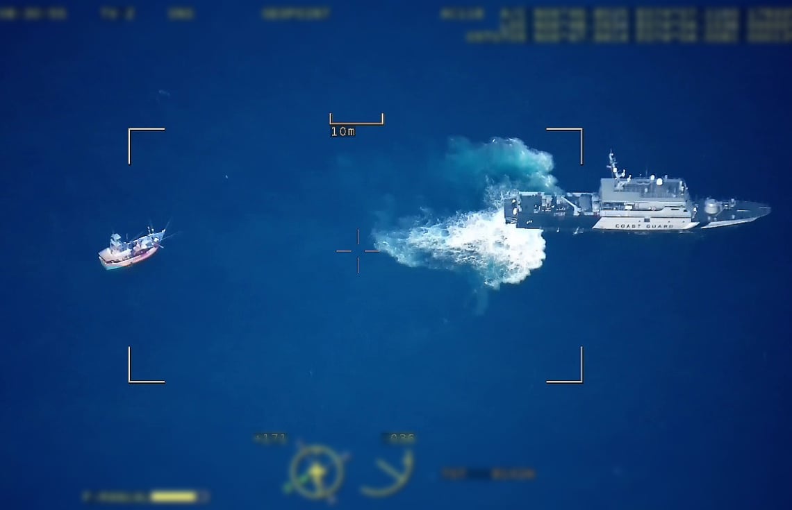 ރާއްޖެ ސަރަހައްދަށް ގަވާއިދާއި ހިލާފަށް ވަތް ލަންކާގެ ދެ ބޯޓު އަތުލައިގެންފި