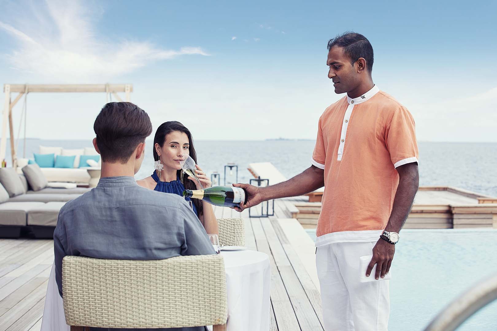 އިތާފުށީގެ މުވައްޒަފުންނަށް ސަރވިސް ޗާޖަށް ބައި ލައްކަ ރުފިޔާ!