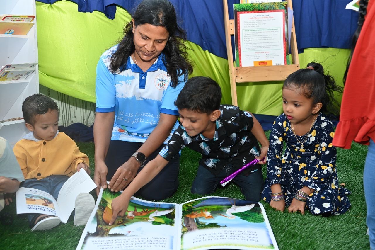 ގެމަނަފުށީގައި ކުރިއަށްގެންދިޔަ ކުޑަކުދިންގެ ހަވީރުގައި ފަޒްނާ ބައިވެރިވެވަޑައިގެންފި